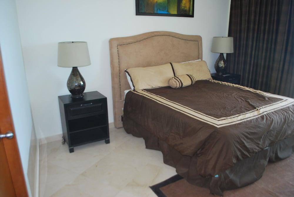 Luna Blanca 0803 by Kivoya