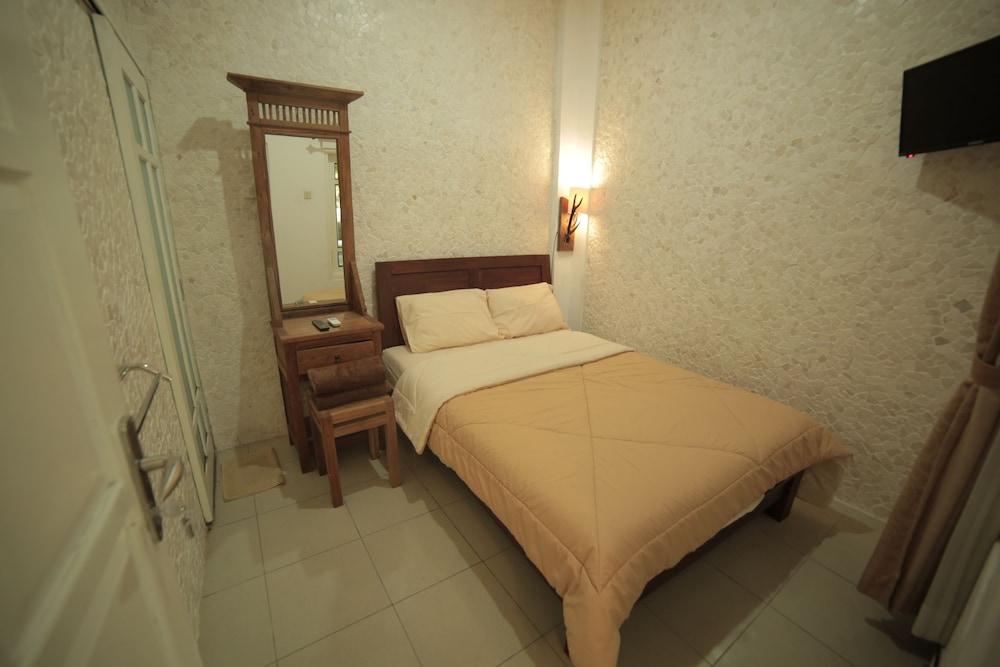 Watusaman Homestay By The Grand Java