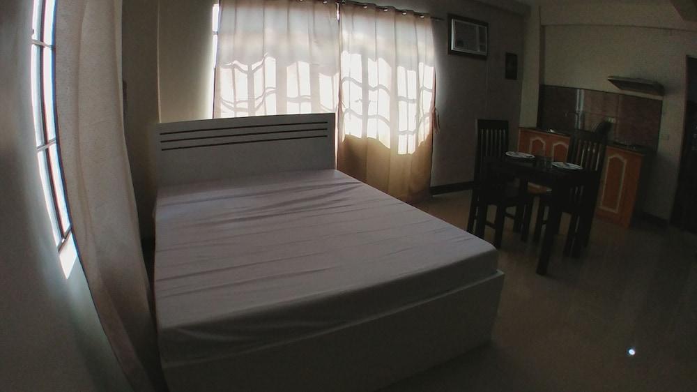 Beinte Singko de Marso Apartments