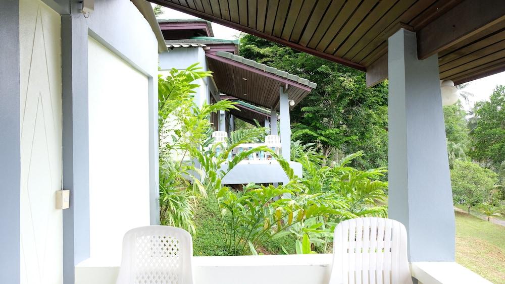 Khaolak Hillside Villa