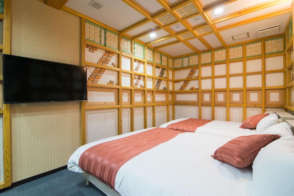 Etavia Yufuin ekimae