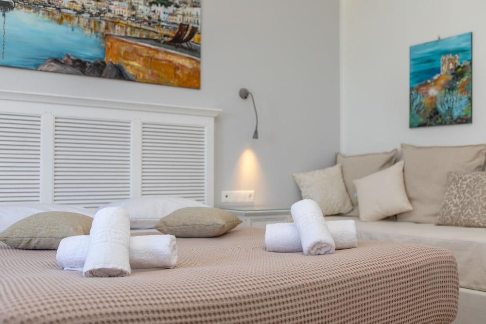 Nikos Verikokos Studios