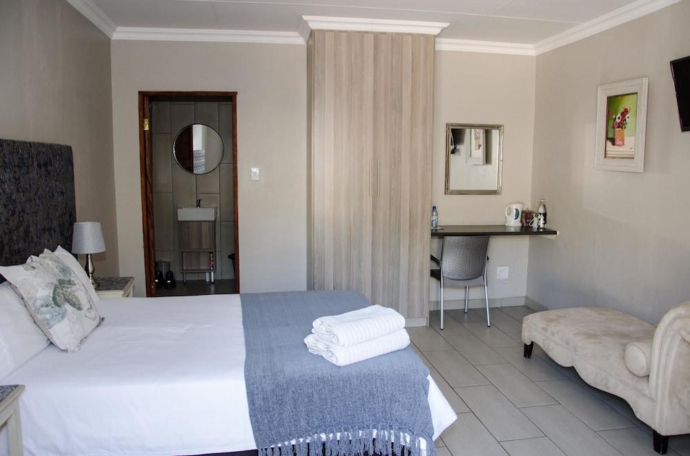 Four Seasons Guesthouses