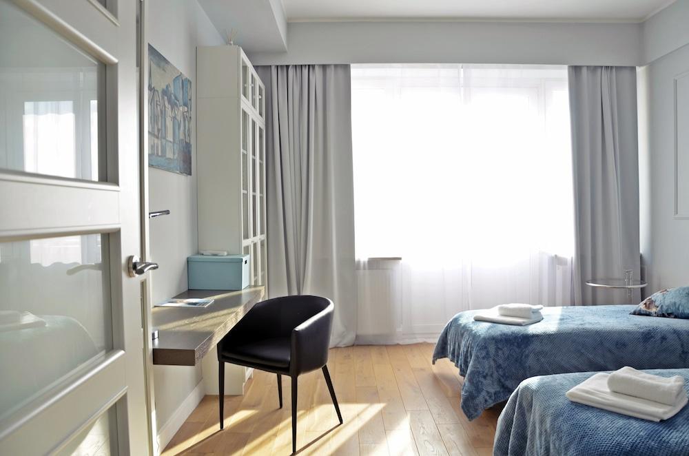 UNIT Centrum deLuX Plac Zbawiciela