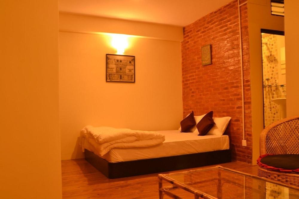 Pradhan House Homestay with Garden