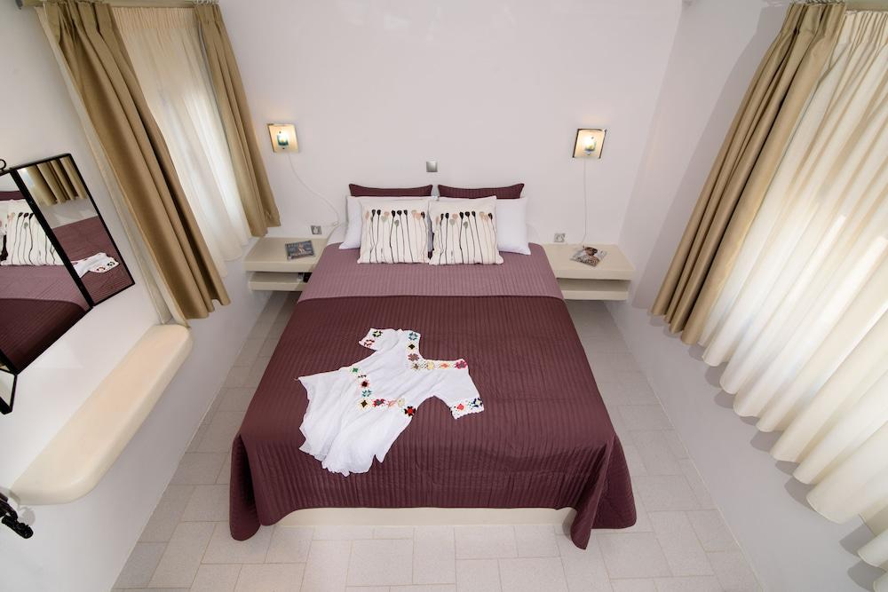 Villa George Santorini