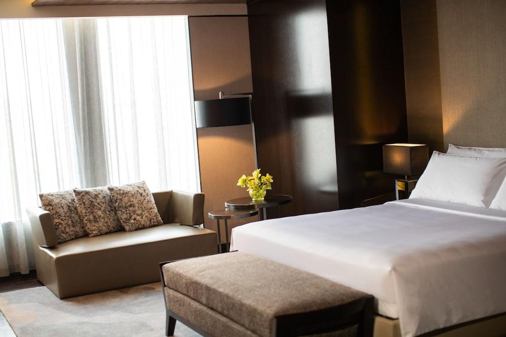 Renaissance Shenyang West Hotel