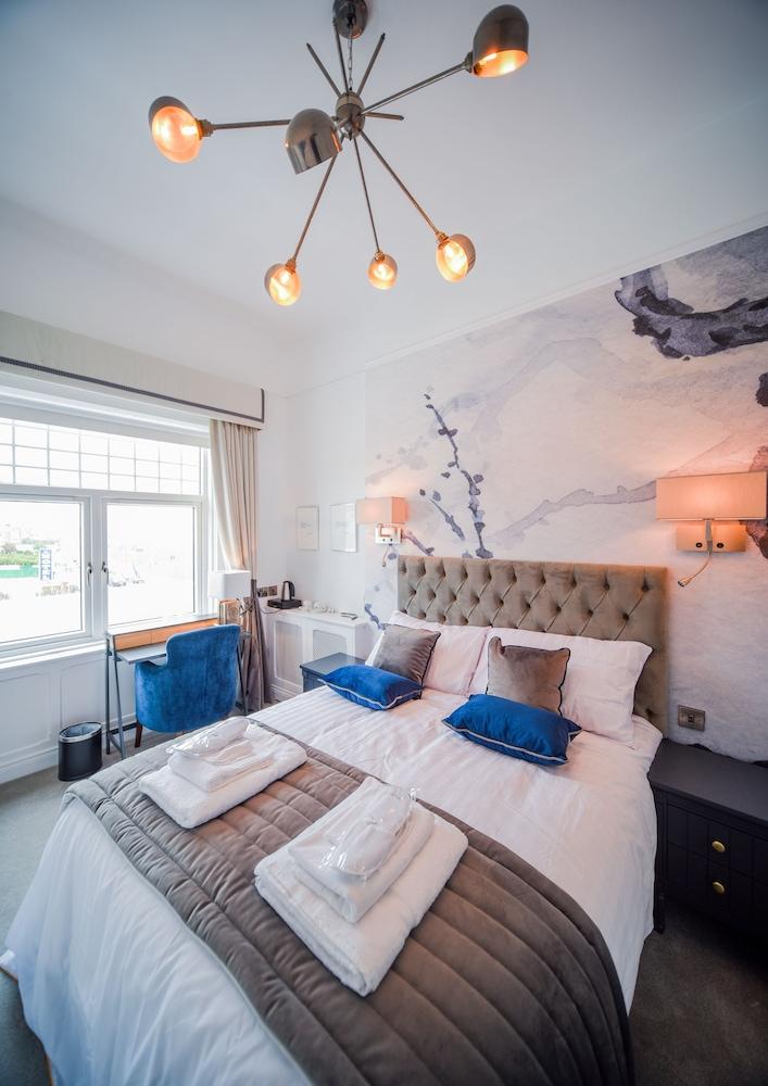 The Strand Hotel, the former residence of Oscar Wilde