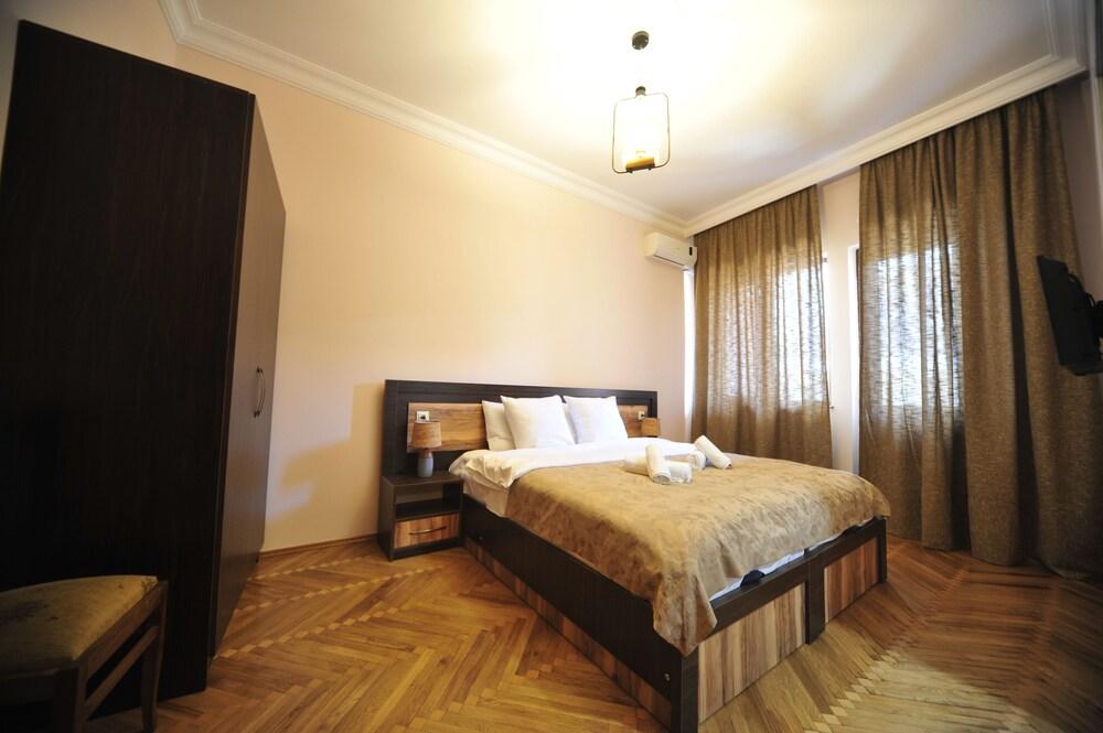 Guest House Batumi Globus