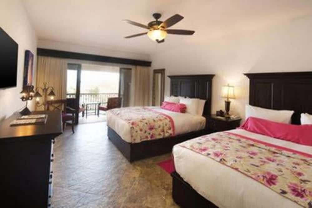 Luxurious Family Suite at Cabo San Lucas