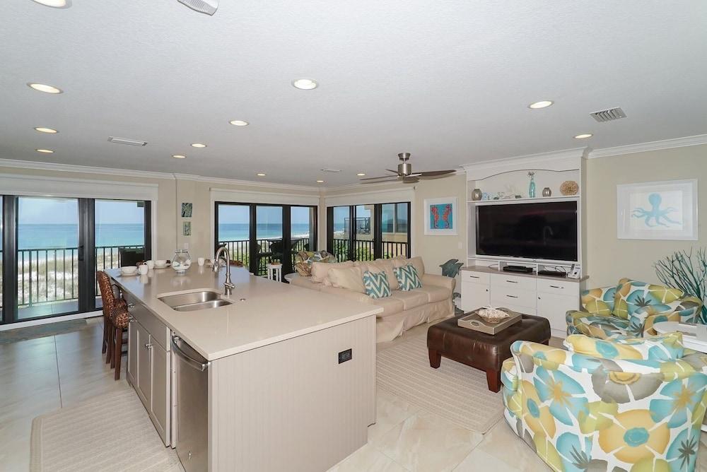 Waters Edge 110n 2 Bedroom Condo by RedAwning