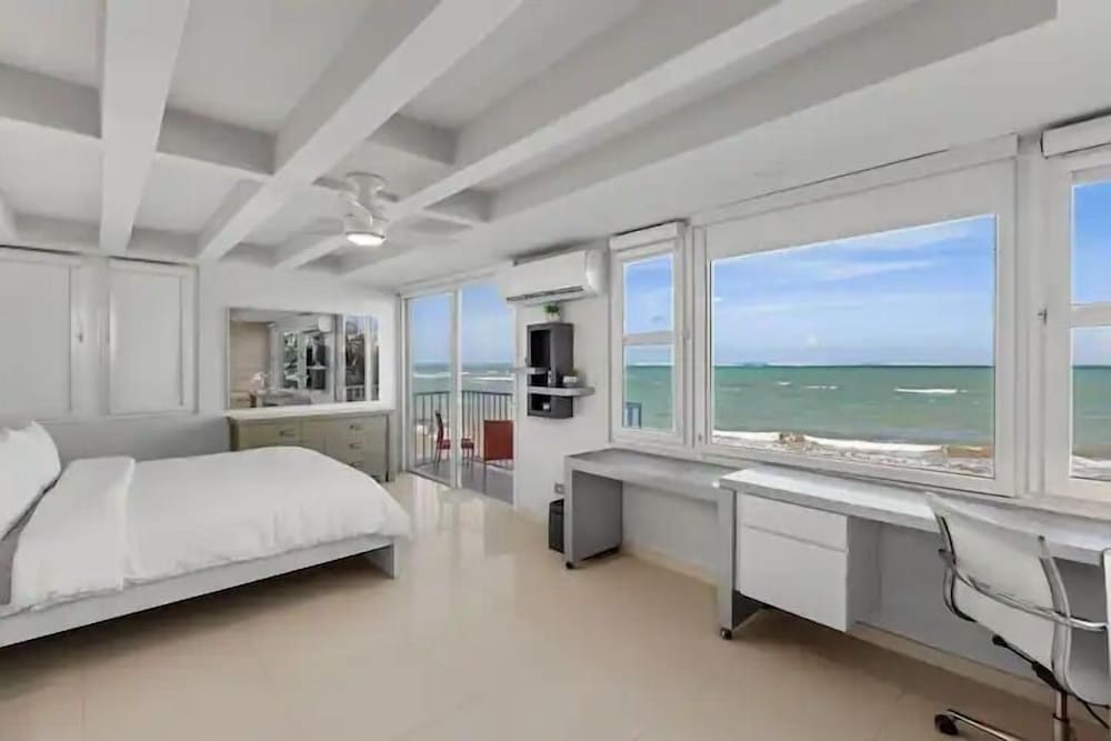 Beach Front Amapola SeaSide Apt