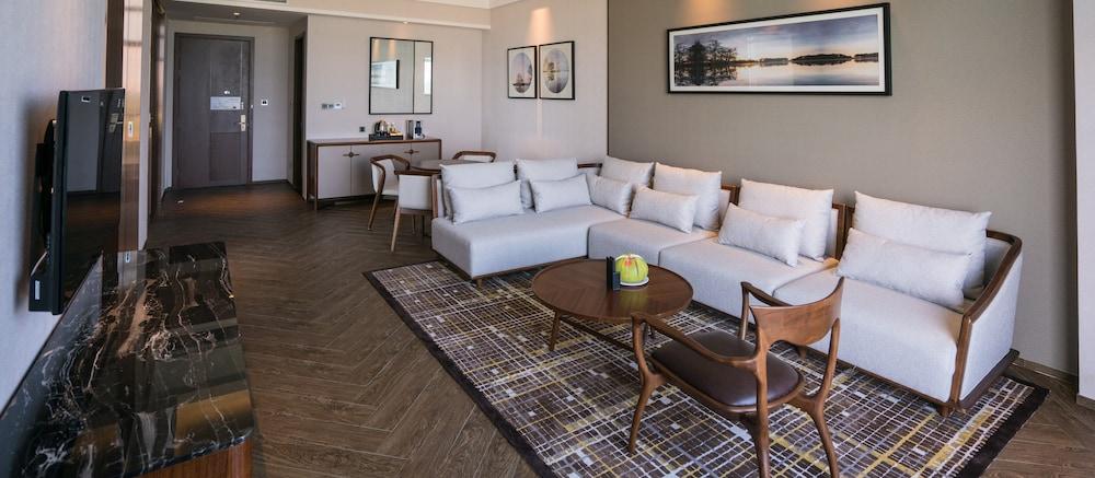 Forest City Golf Hotel