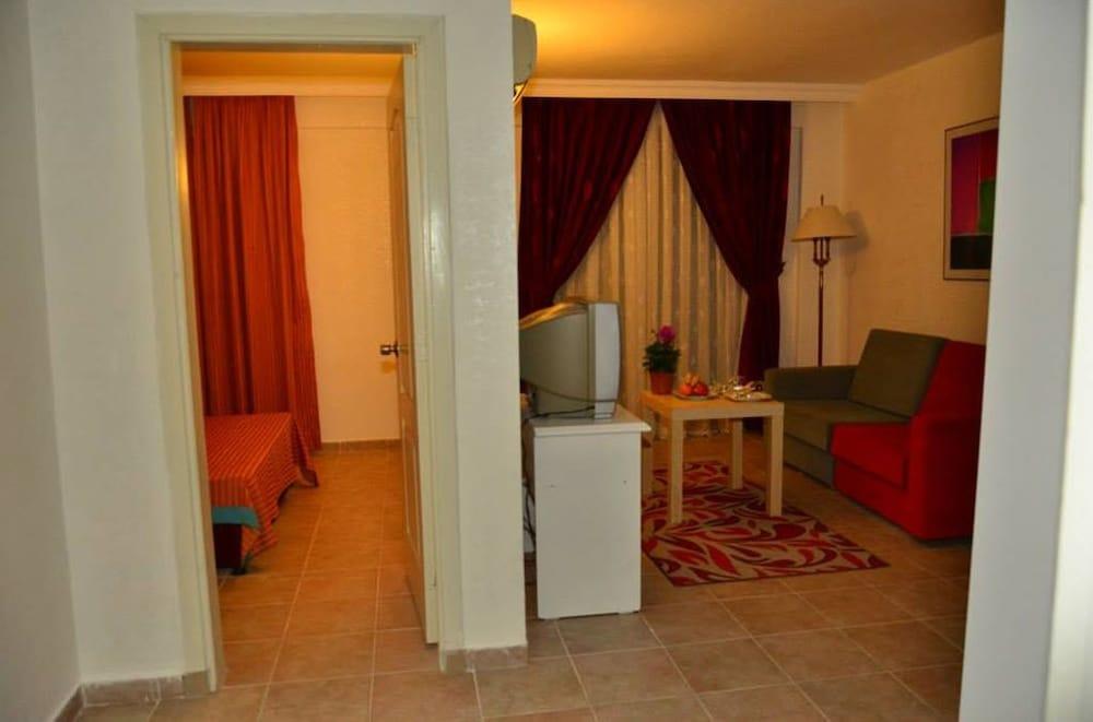 Almila Side Suite Hotel