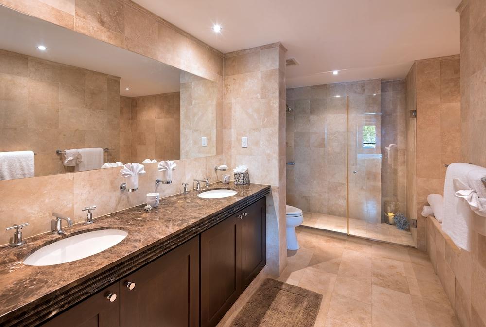 Coral Cove 11 by Altman