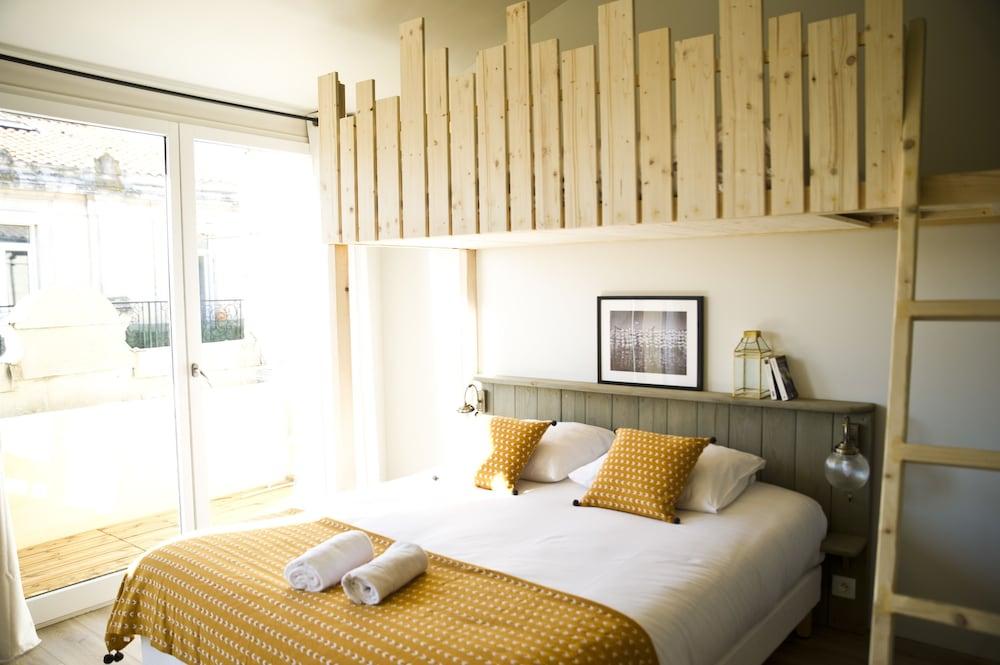 Georges Hostel & Café