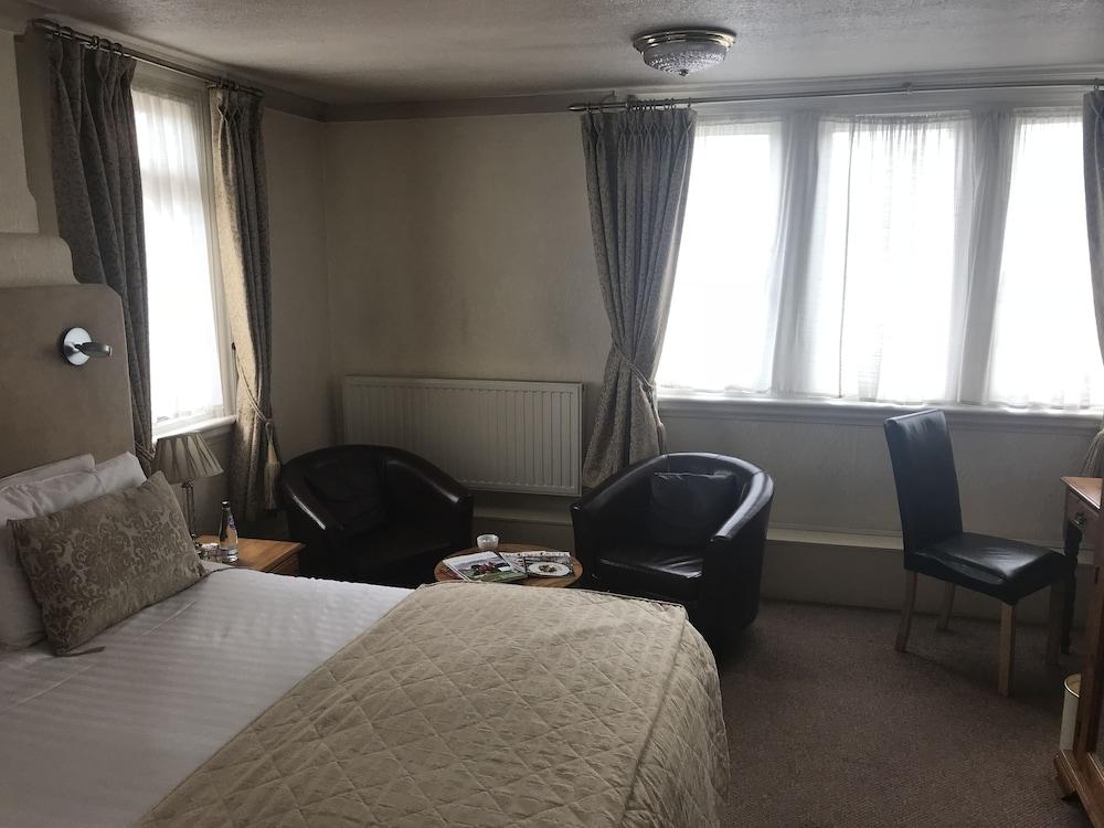 The Carre Arms Hotel