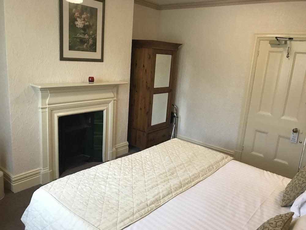 The Carre Arms Hotel