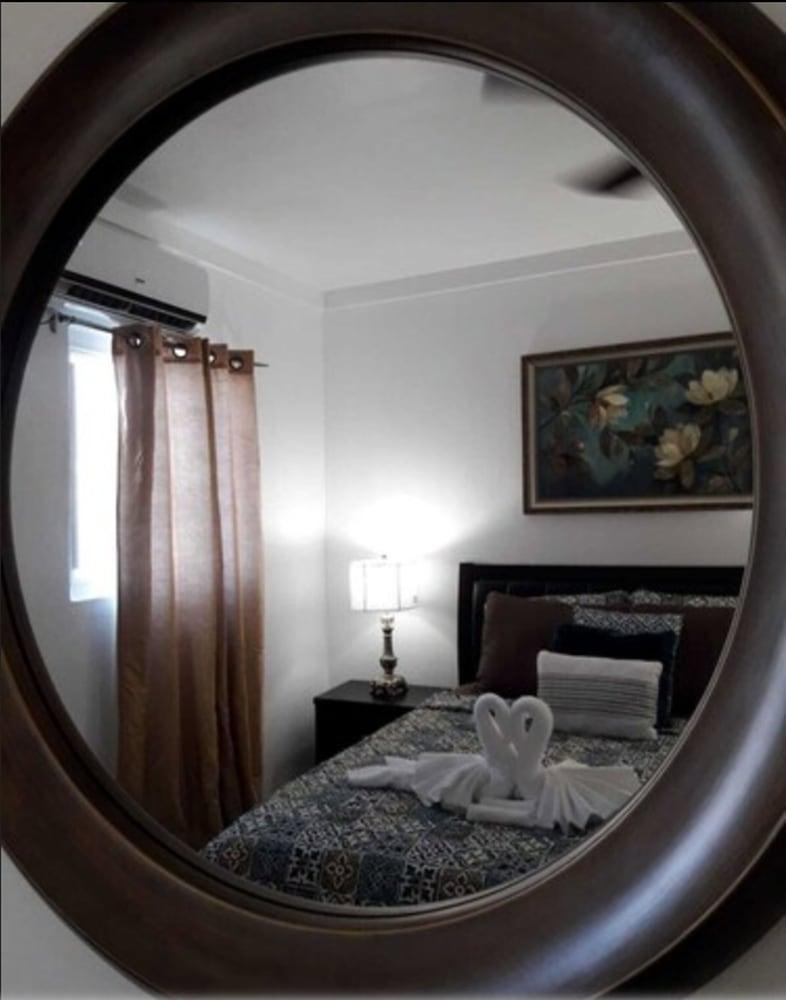 Bell At The Airport Suites - Adults Only