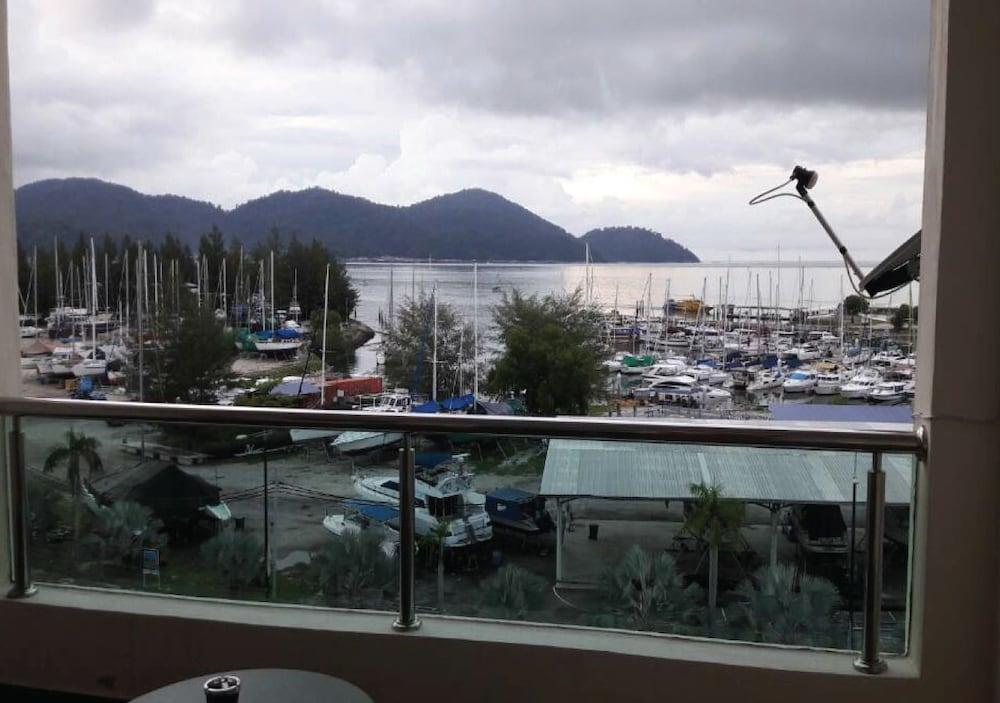 Marina Island Apartment