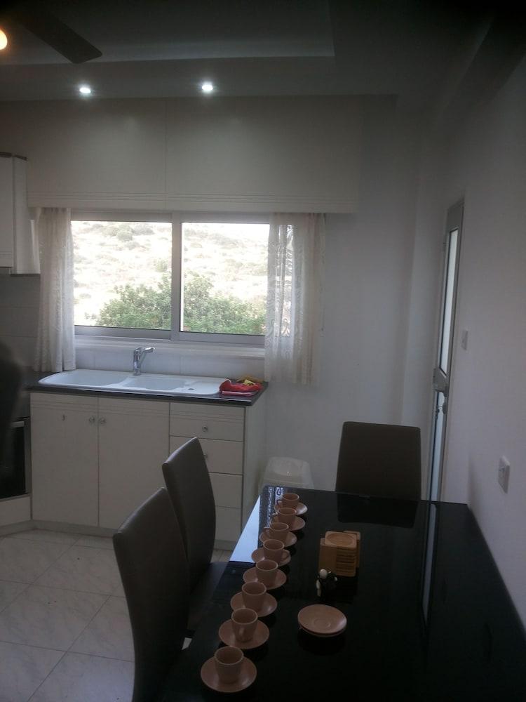 3 Bedroom Apartment with Sea View