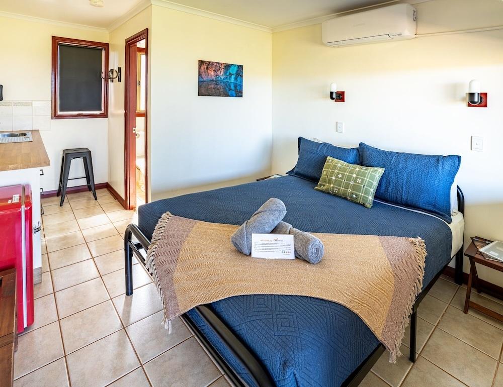 Cheela Plains Station