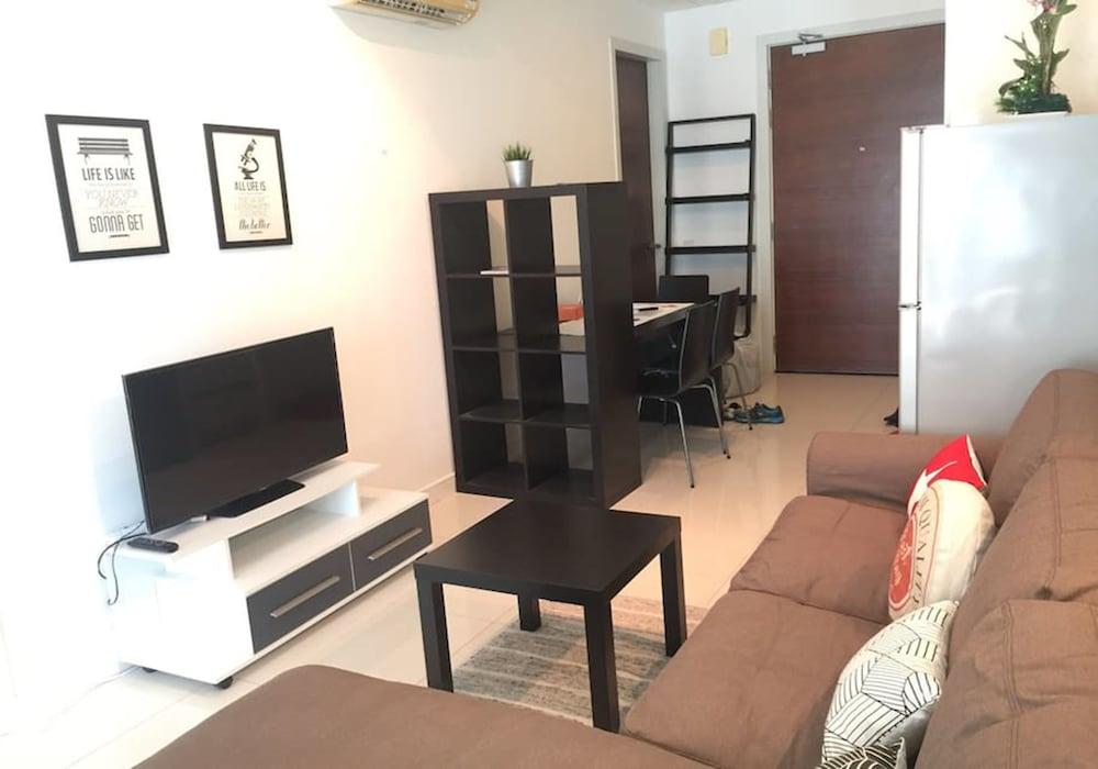 Marc Residence B2906 by SYNC