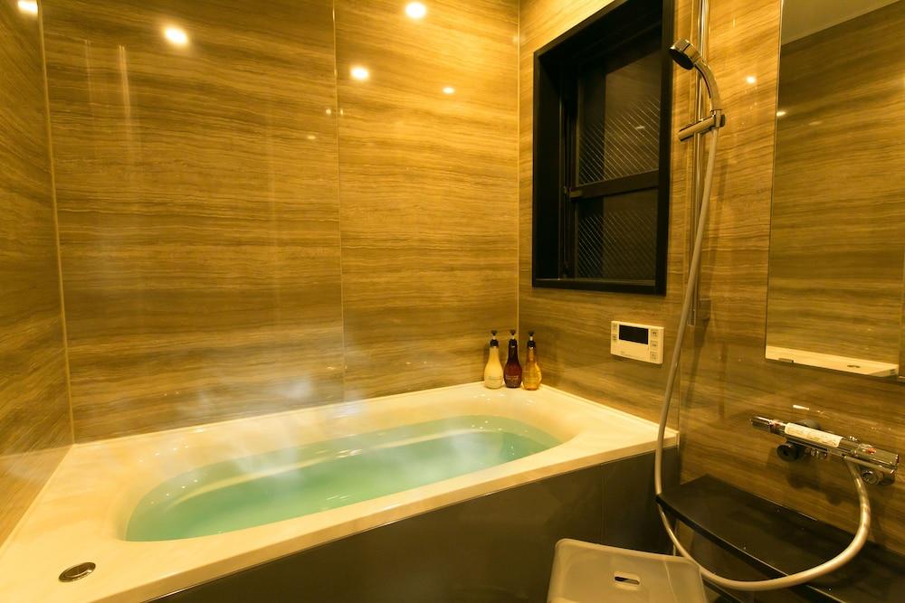 Hosta Gojo-Karasuma Ei