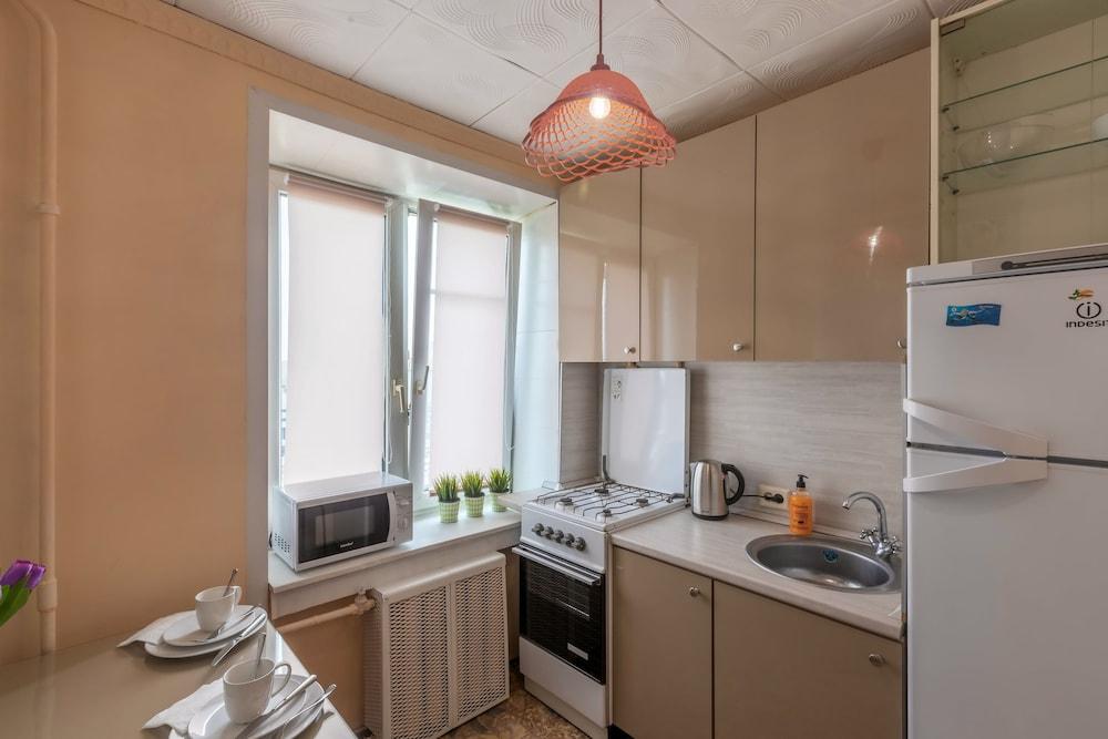 AG Apartment on Mashinostroenya 9, 199