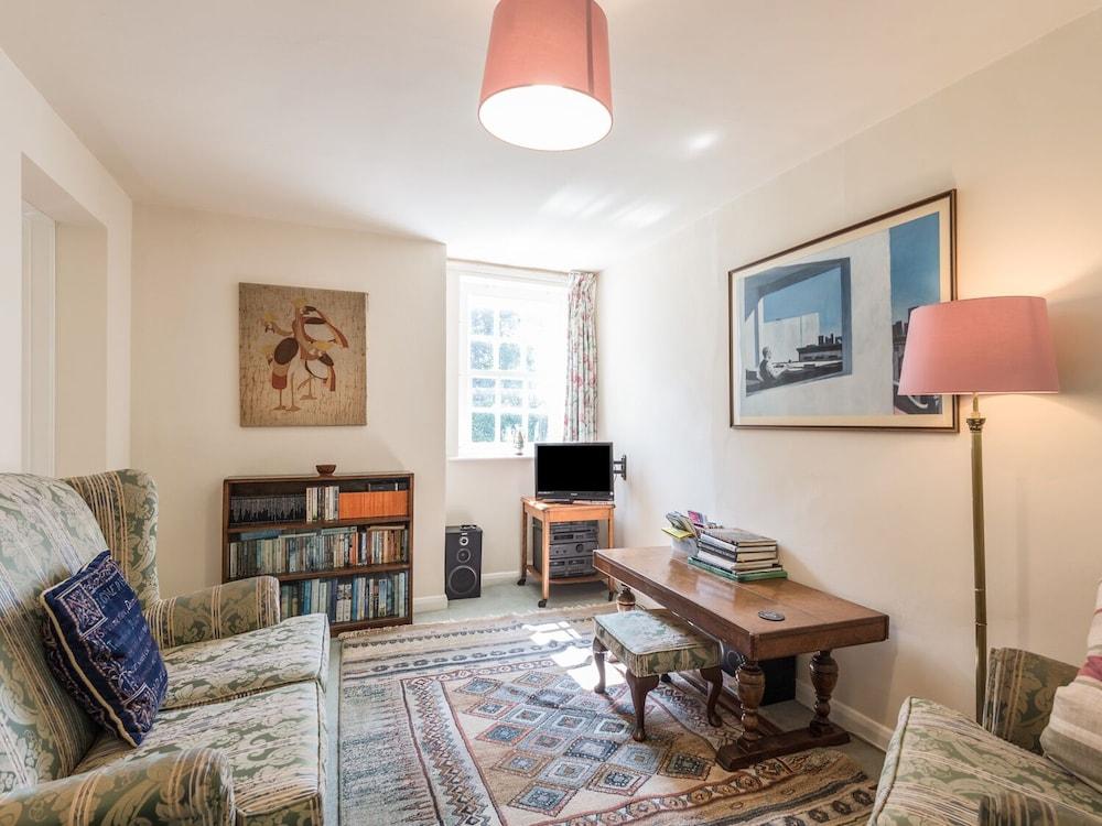 The Old Schoolhouse and Cottage