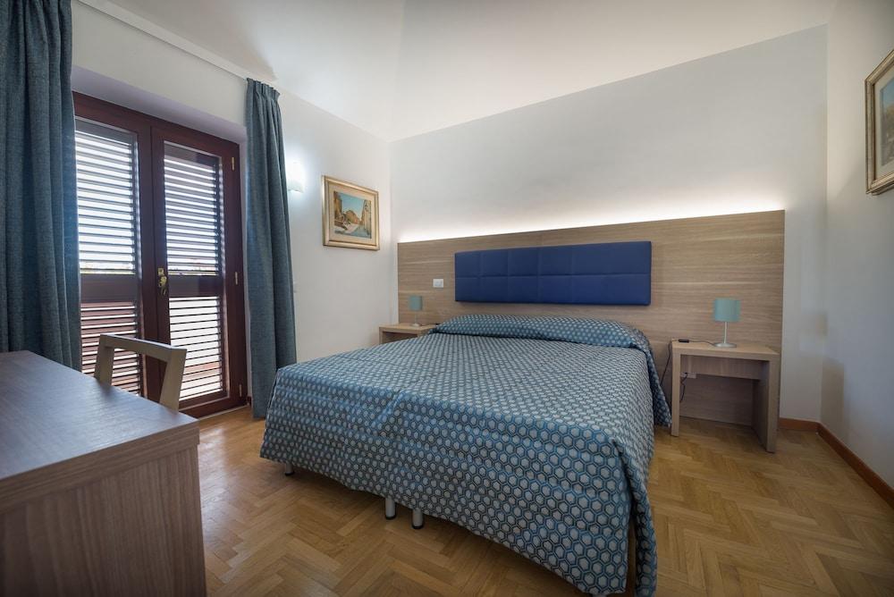 Malì Guest House & Terrace Bar