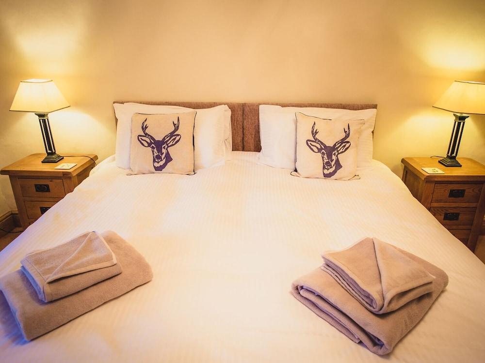 Deerclose West Farmhouse