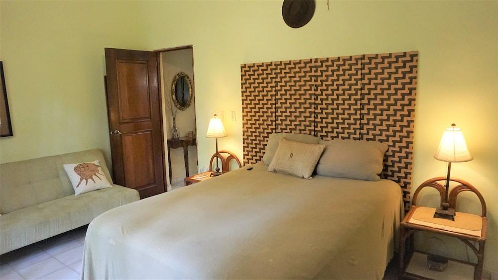 2 Bedroom 'Bird Watching Vacation' Villa