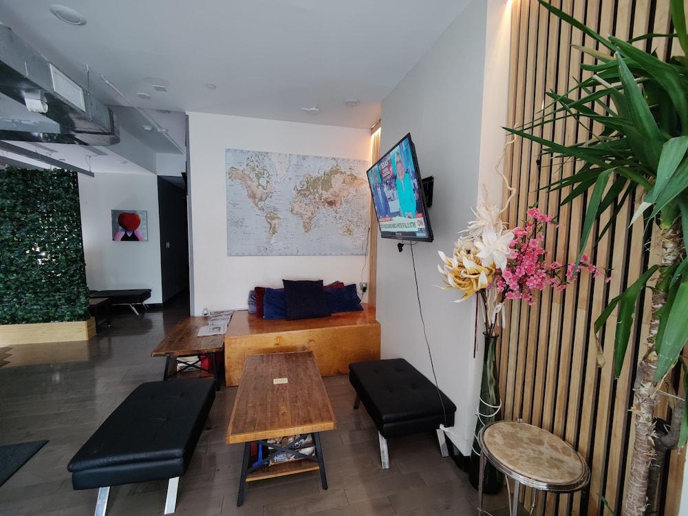 U Street Capsule Hostel