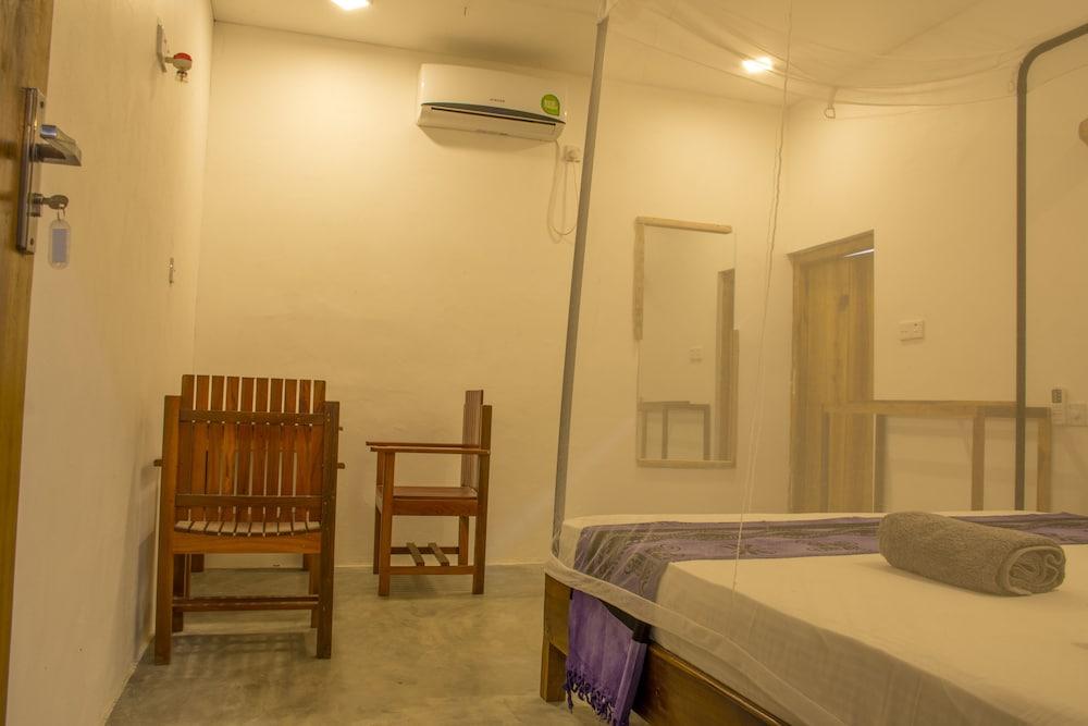 Eagle Resort Arugambay