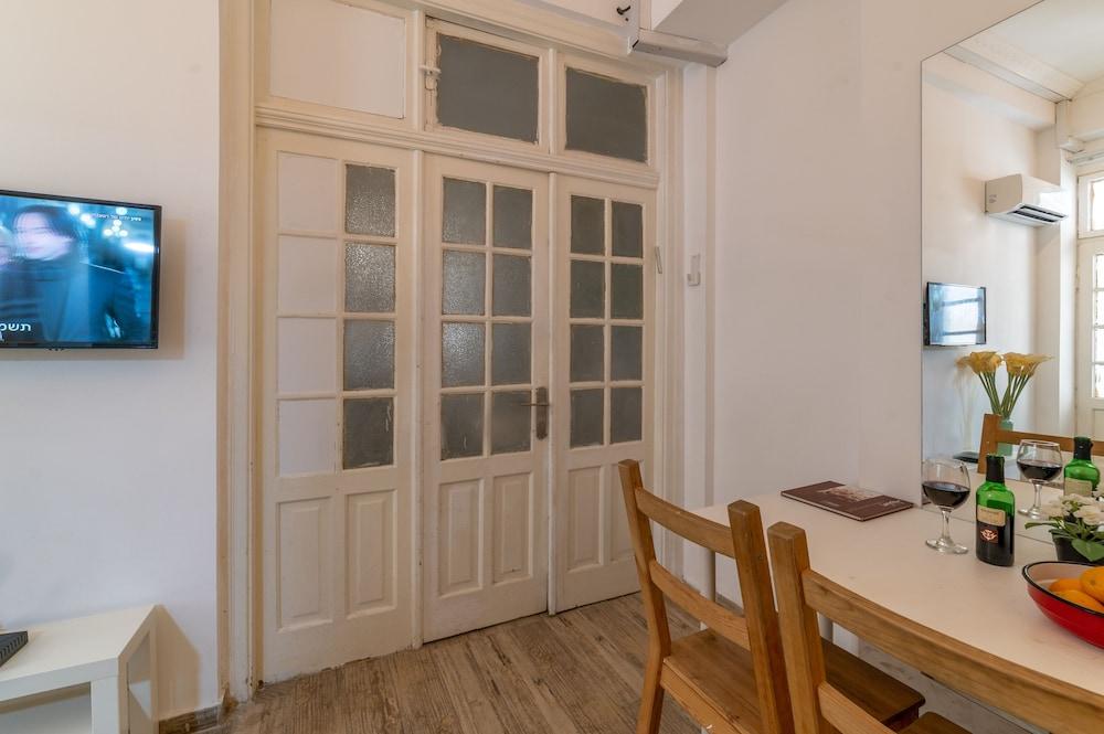 Paamonim Studios - Adults only