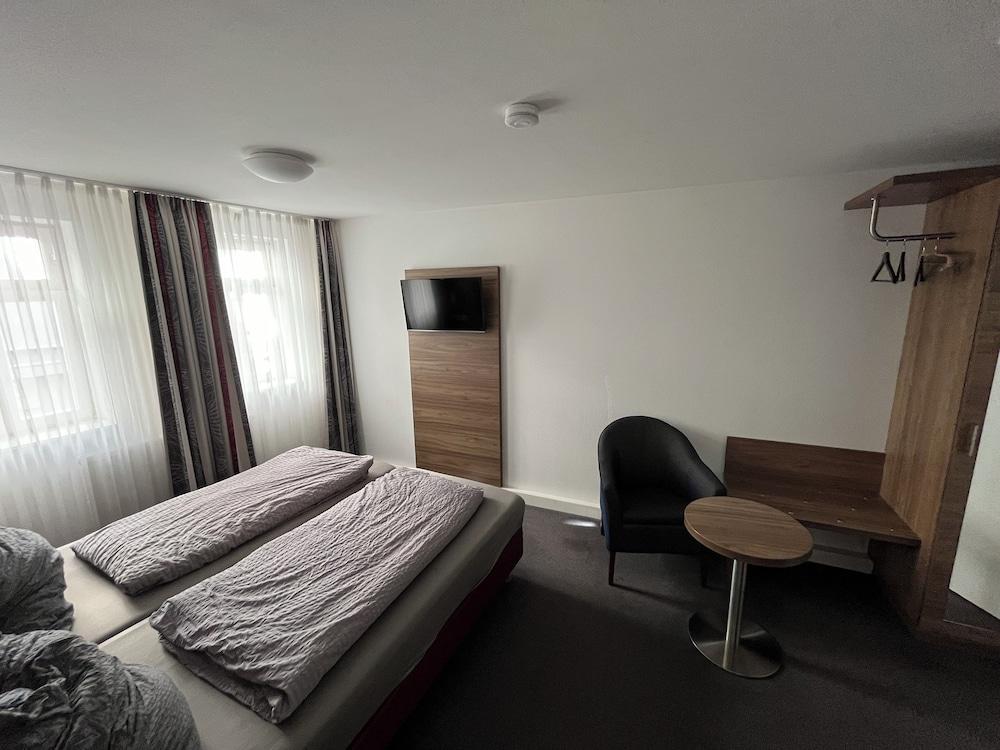 La Flamme Wertheim Garni