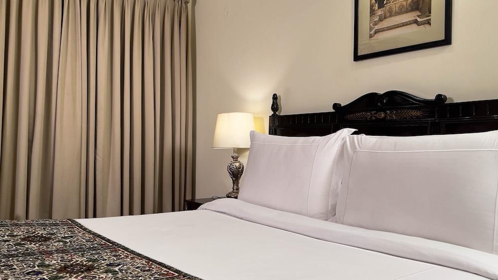 Heritage Luxury Suites- ALL Suite Hotel