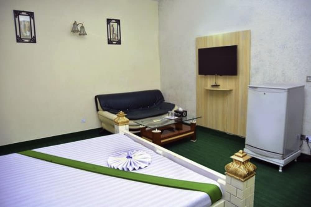 Step Inn Guest House