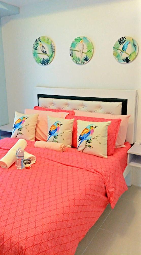 HomeStay at Wind Residences