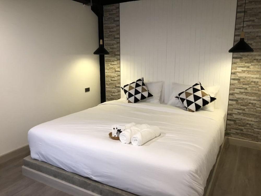 The Entaneer Poshtel - Hostel