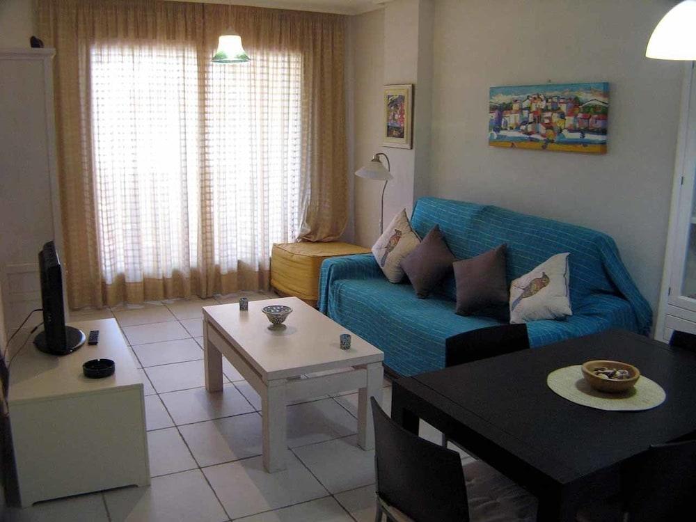 VenAVera E21B - 1 Bedroom/1Bath Beachfront WIFI