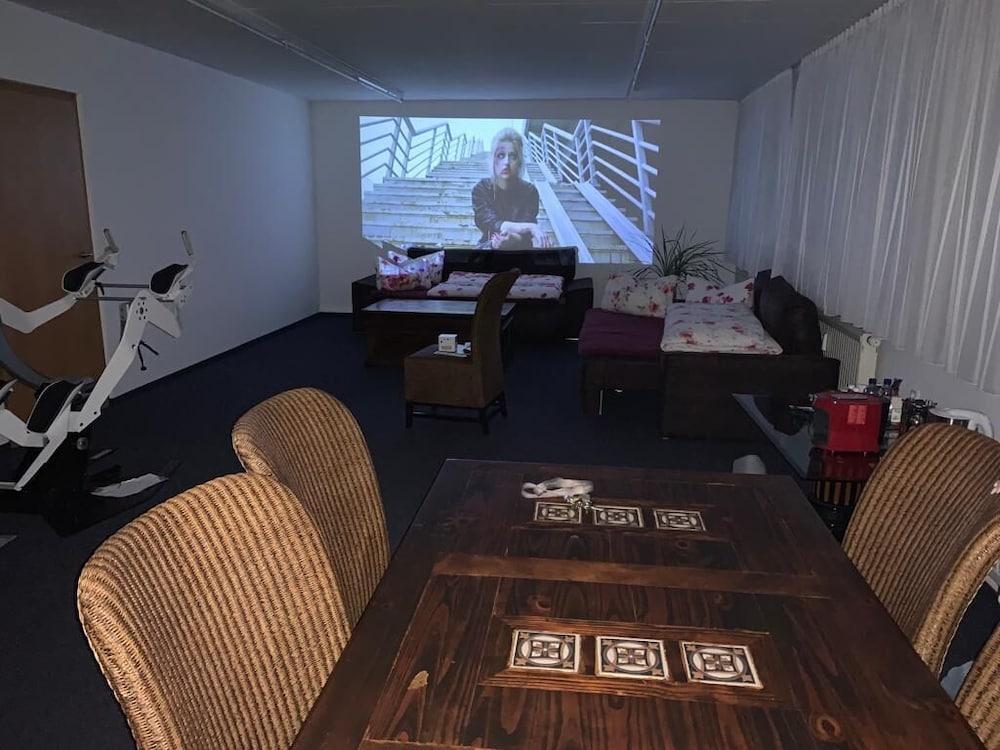 Carli's Bed-No-Breakfast