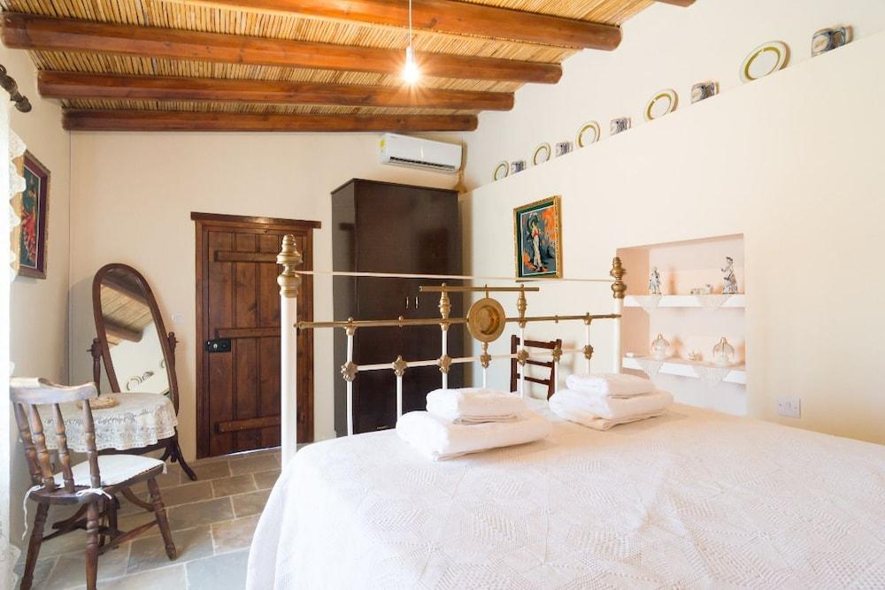 Olympia Traditional Houses