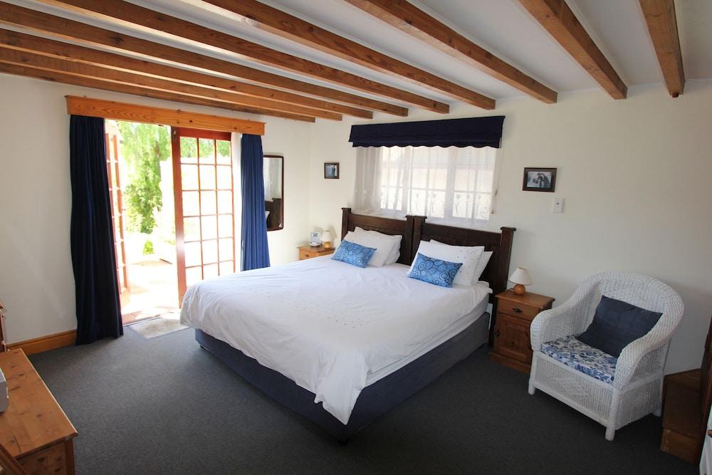 Acara Guest Cottages