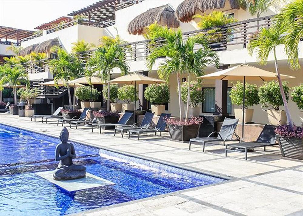 Aldea Thai 01 by Tripintravel