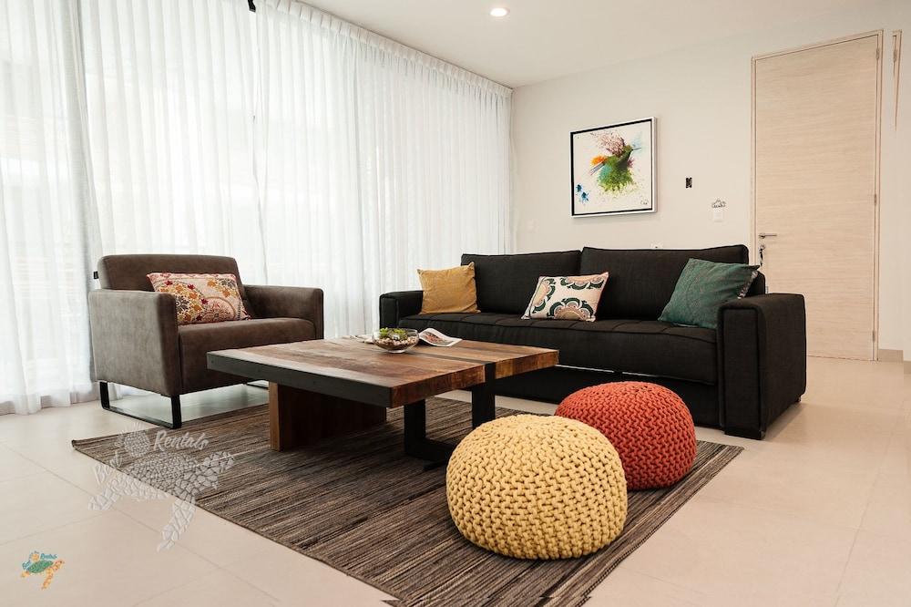 Elements 209 by Tripintravel