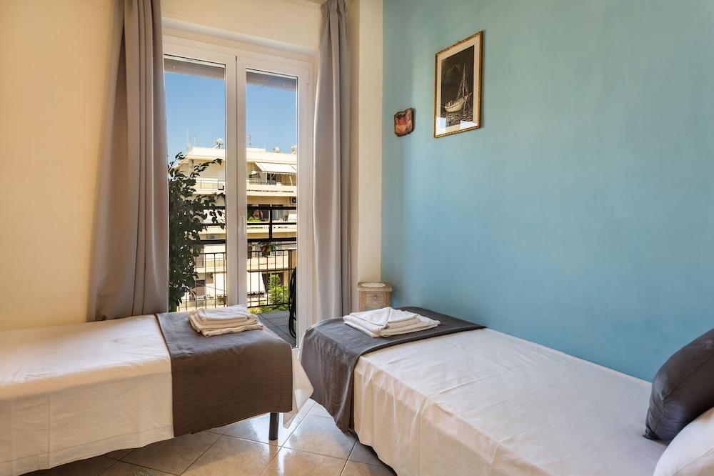 Ranias luxurious Apartment with sea view!