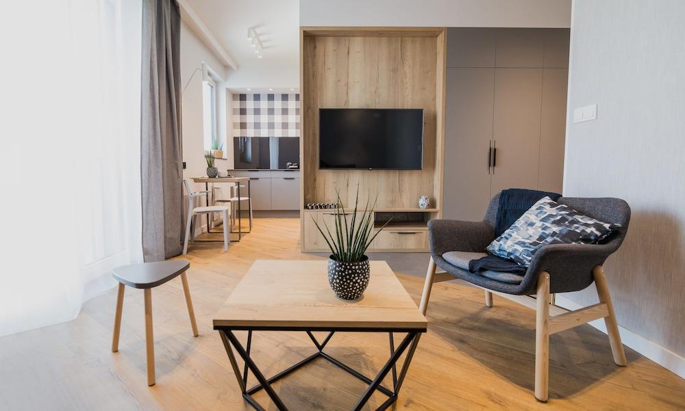 Sweet Apartments- Ericius Group