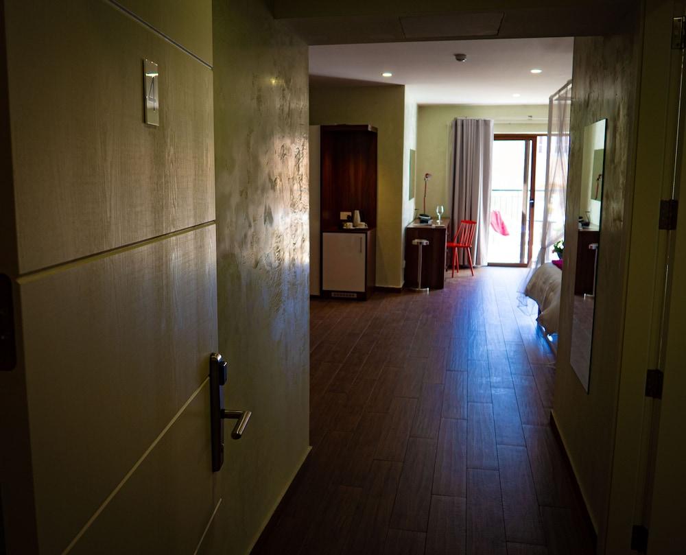 Adelphi Boutique Hotel